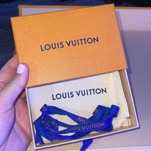 LV Small Gift Box